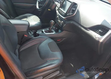 2015 Jeep Cherokee Trailhawk z USA, uszkodzony, nr VIN 1C4PJMBB9FW779048